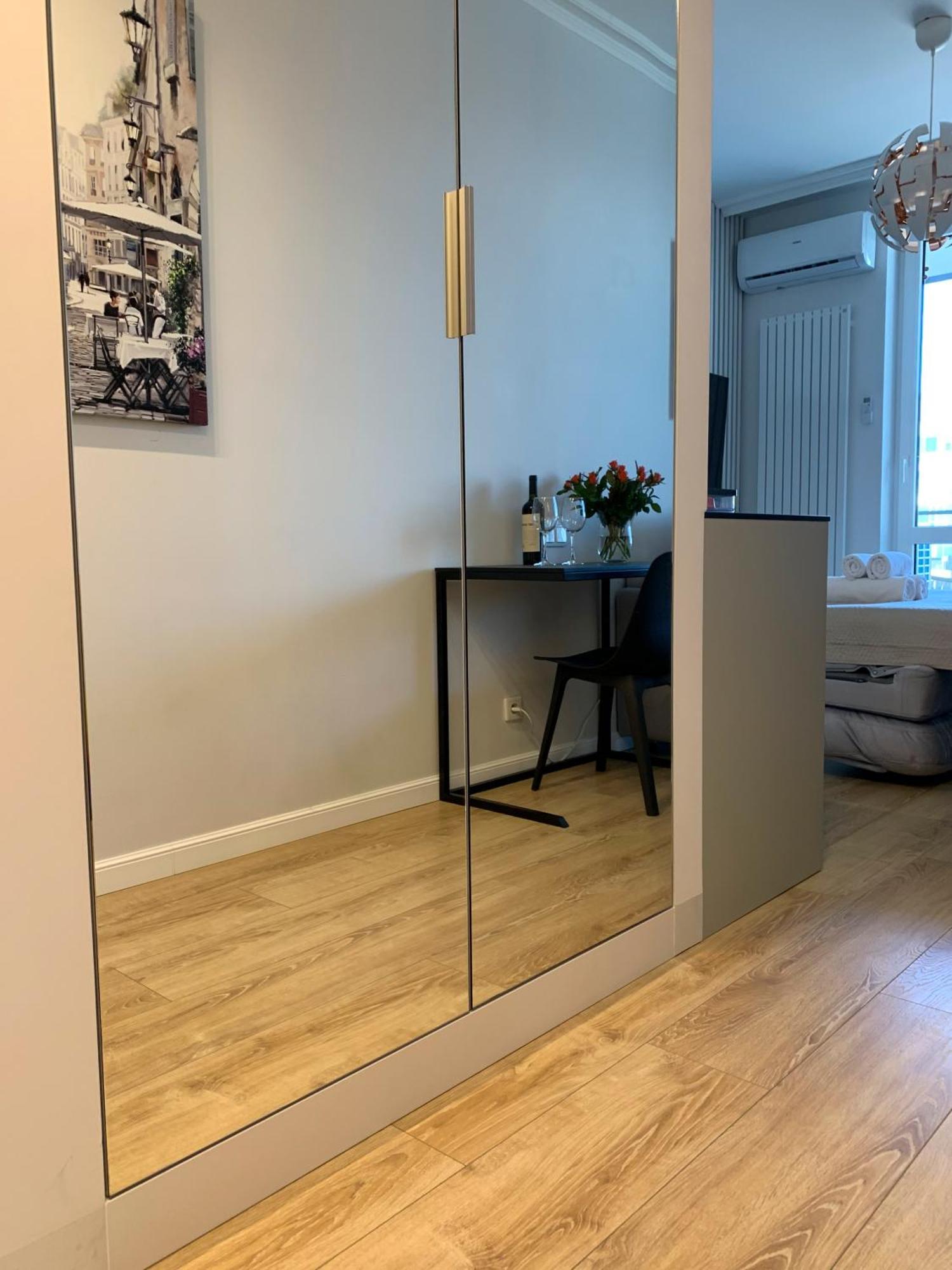 Warsaw Home Suites Eksteriør bilde